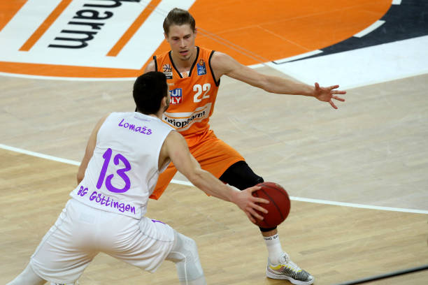 赛初期展现 赛初期展现